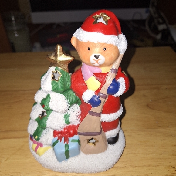 A Hallmark Holiday Traditions 6" Teddy Bear Candle Holder. Pre-loved - Picture 4 of 5
